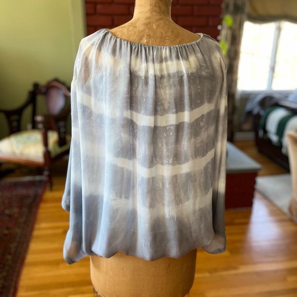 Tie-Dye Cape Sleeve by Baci Amici - Picture 3 of 5